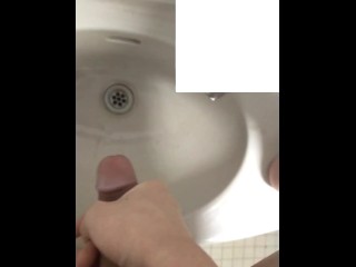 19歳学生 公衆トイレでオナニー